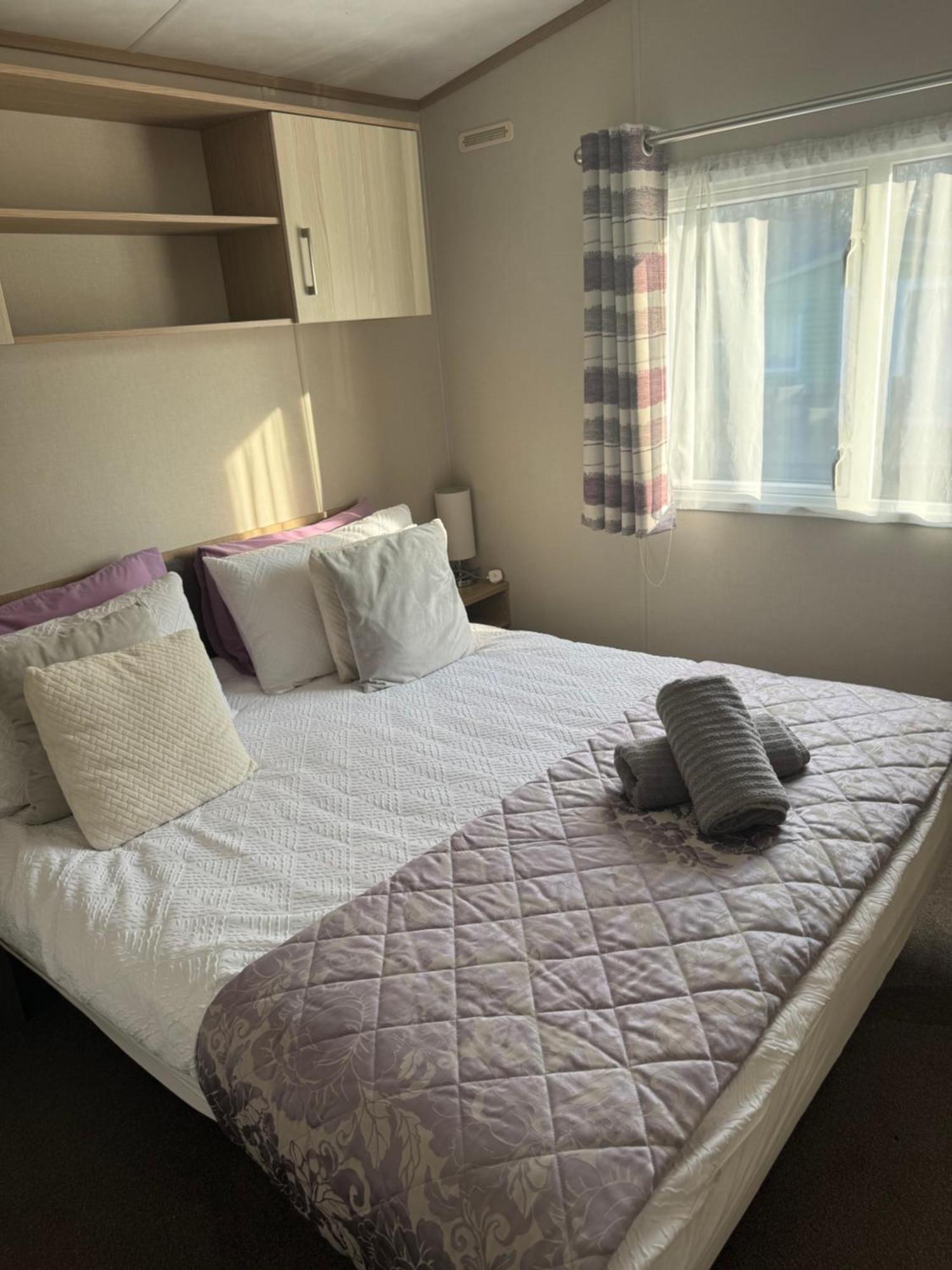 2 Bedroom Lakeview Lodge - Ensuite & Balcony Deck Carnforth Dış mekan fotoğraf
